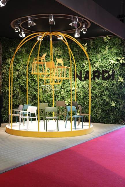 Кресло пластиковое Trill Armchair антрацит 585х535х825 мм Кресло пластиковое Trill Armchair антрацит 585х535х825 мм