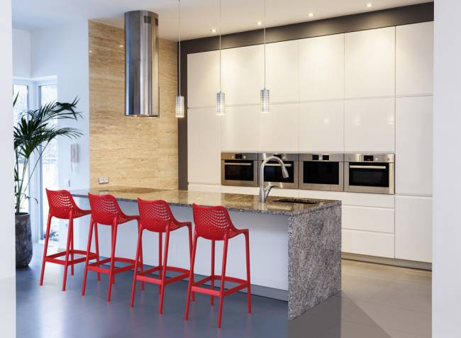 Стул пластиковый барный Air Bar 75 красный 450х530х1050 мм