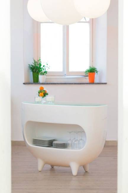 Стол-витрина пластиковый со стеклом Splay Standard 1300х700х980 мм